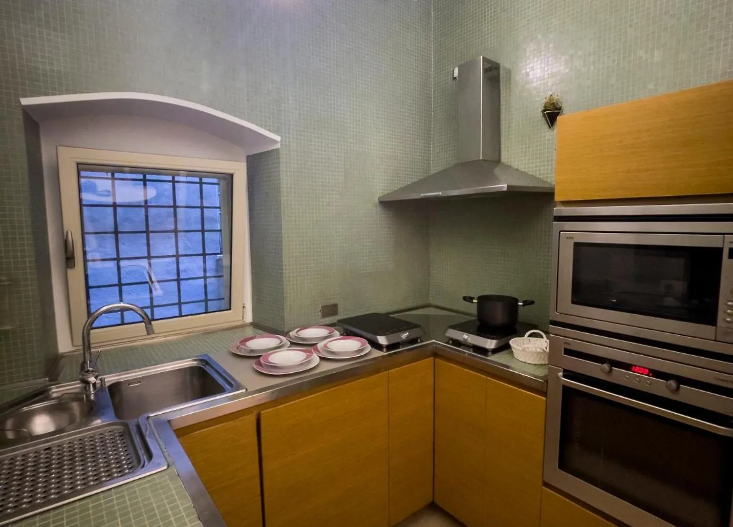 Saint Barth Guest House - Charming Rooms In Bari Italy