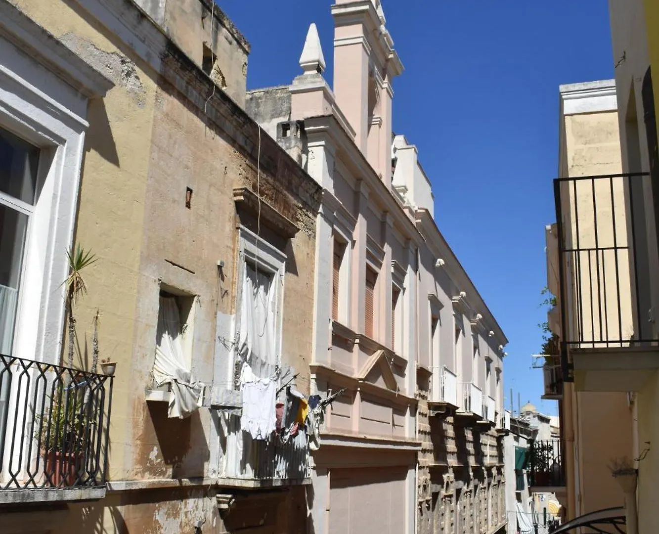 Saint Barth Guest House - Charming Rooms In Bari